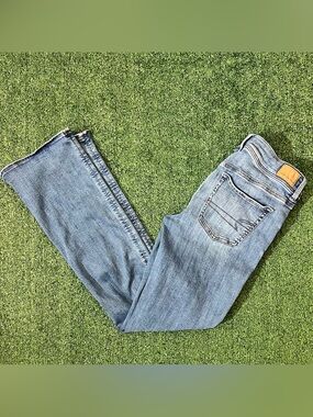 American Eagle AE Kick Boot Next Level Stretch Jeans Size 6 Regular Light Wash